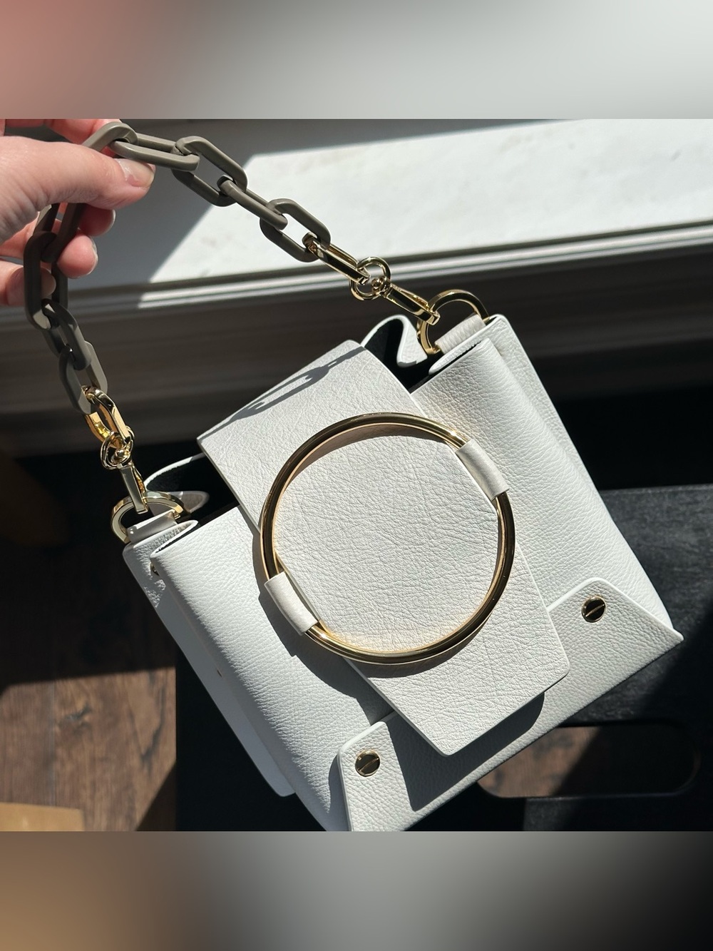 Yuzefei Daria White Leather Shoulder HandBag Gray Chain